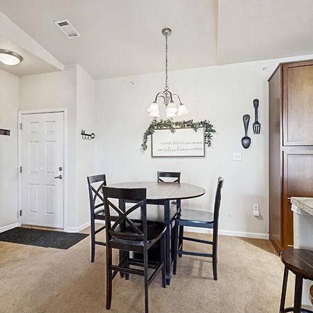 Lodge At Ten Mile Granby Bagian luar foto