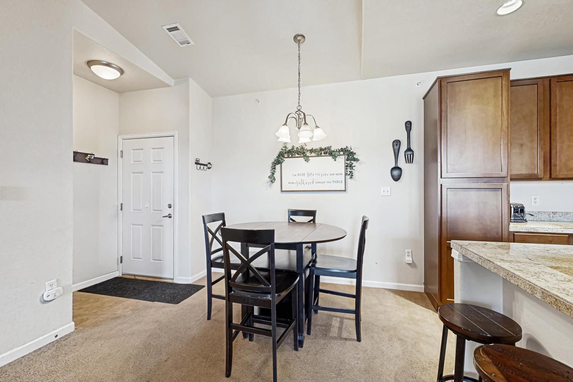 Lodge At Ten Mile Granby Bagian luar foto