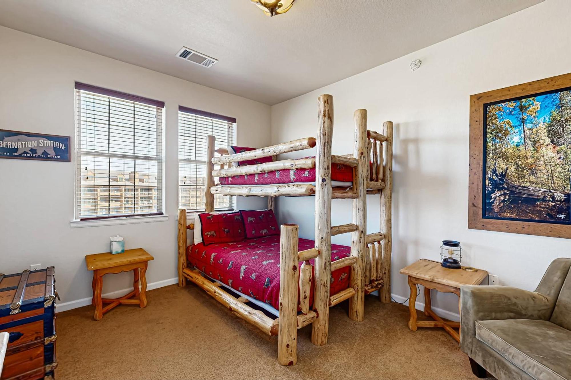 Lodge At Ten Mile Granby Bagian luar foto