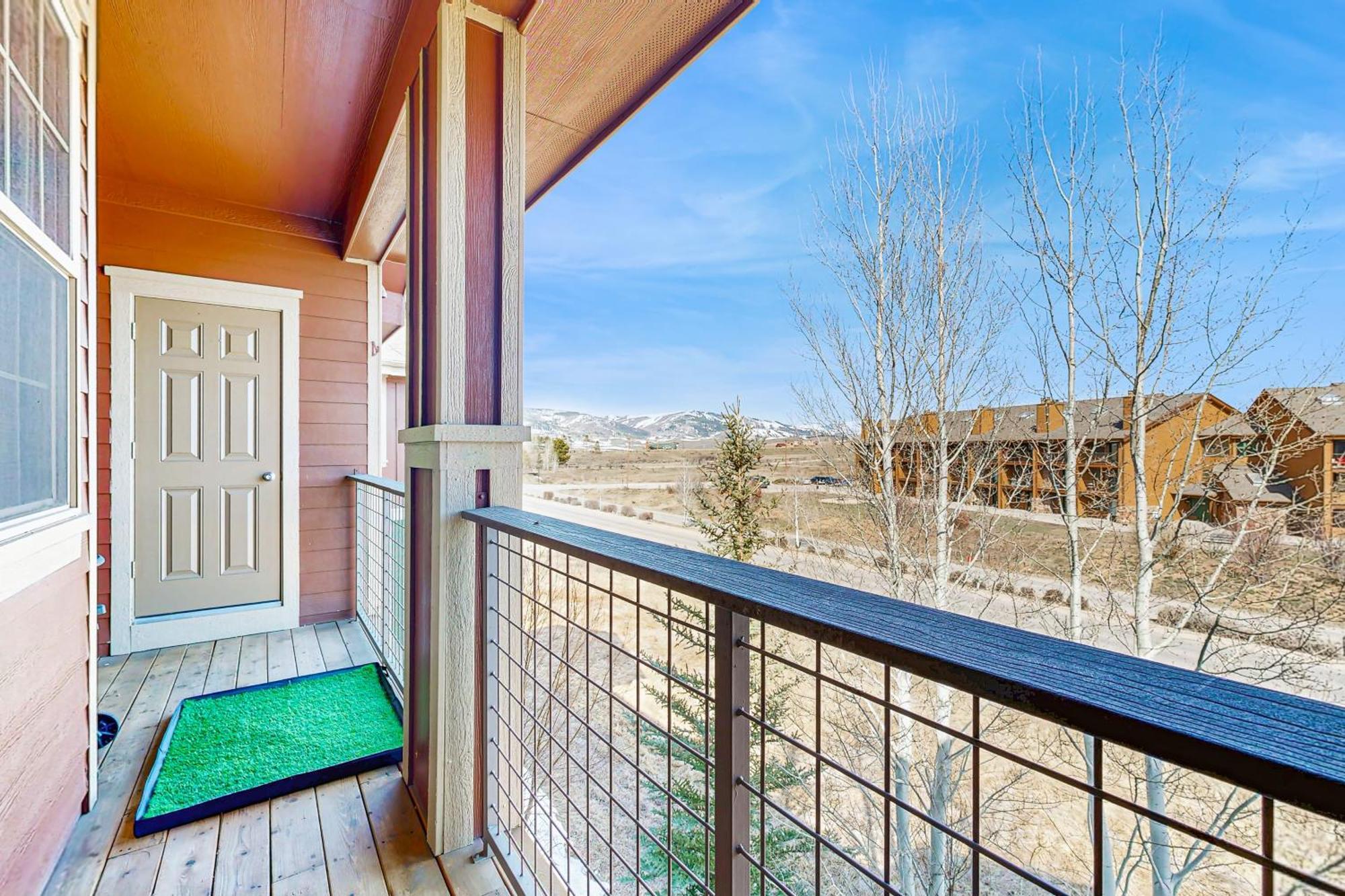 Lodge At Ten Mile Granby Bagian luar foto