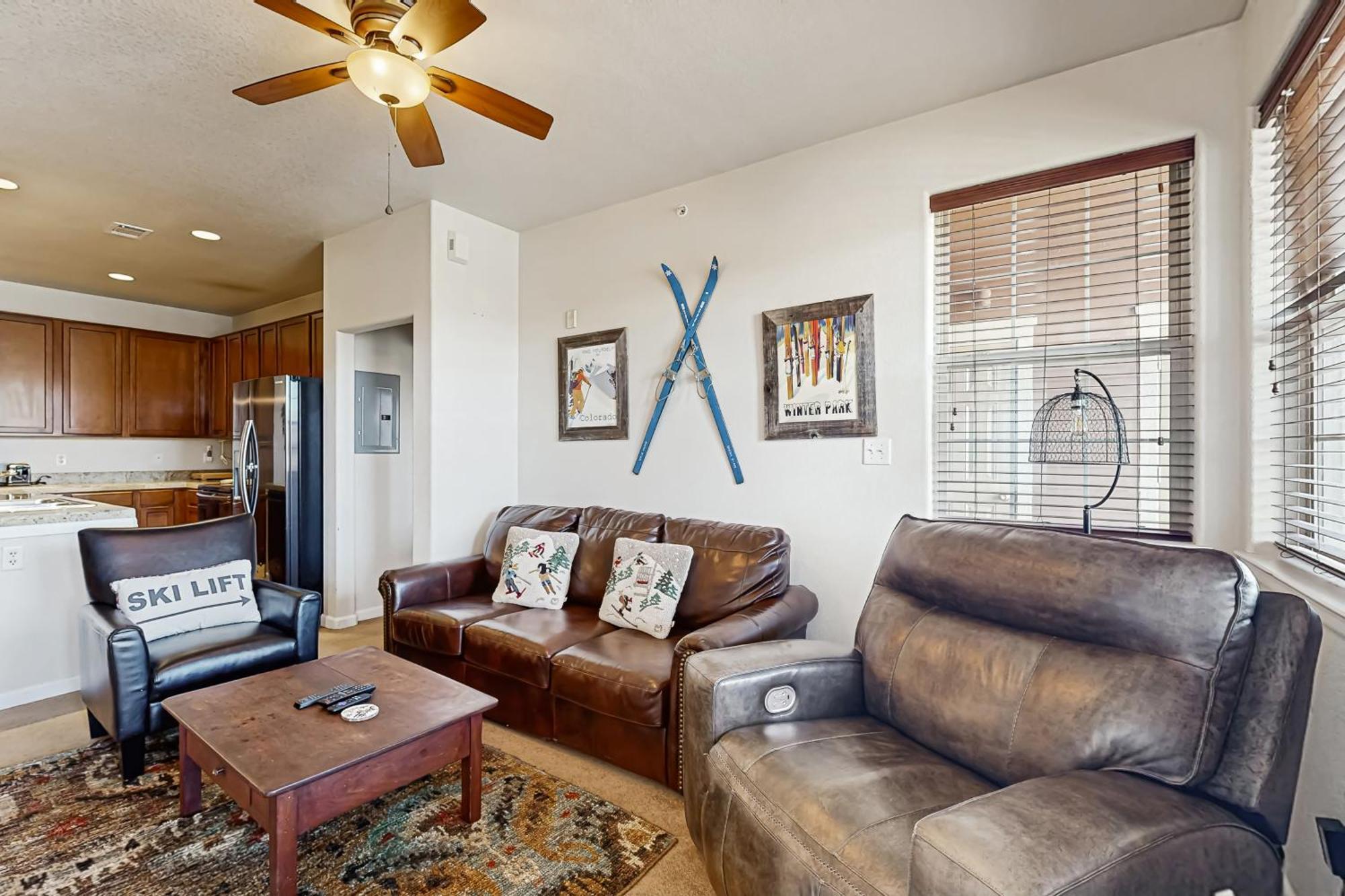Lodge At Ten Mile Granby Bagian luar foto